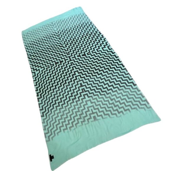 Steve Madden Women's OS Green Gray Geometric Wrap Around Beachwear Coverup Scarf - Picture 2 of 14